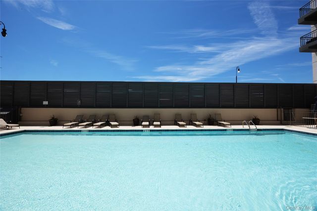 100 W Broadway 2DD, Long Beach, NY 11561