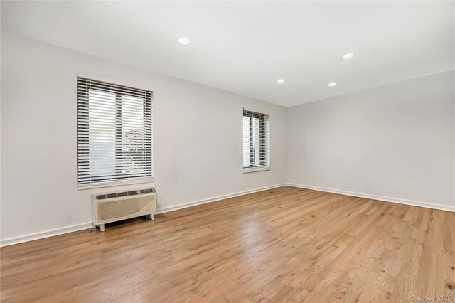100 W Broadway 2DD, Long Beach, NY 11561