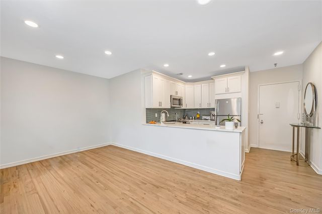 100 W Broadway 2DD, Long Beach, NY 11561