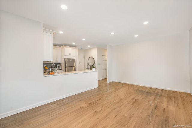 100 W Broadway 2DD, Long Beach, NY 11561