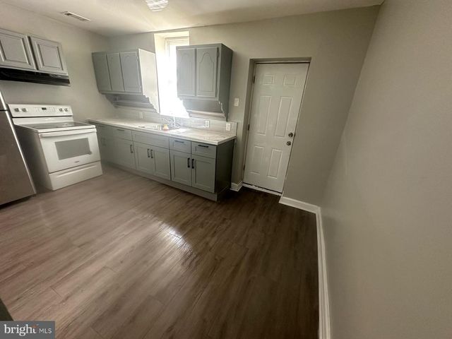 1016 W ERIE AVE, Philadelphia, PA 19140