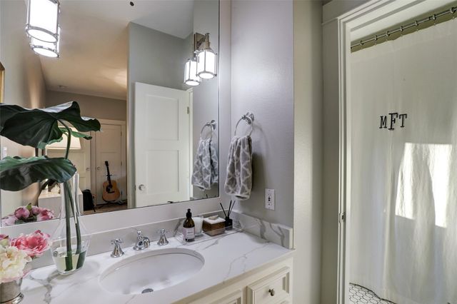 1834 Tiki Drive, Tiki Island, TX 77554