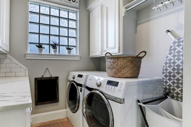 1834 Tiki Drive, Tiki Island, TX 77554