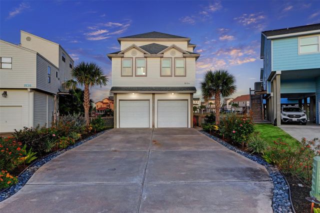 1834 Tiki Drive, Tiki Island, TX 77554