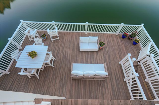 1834 Tiki Drive, Tiki Island, TX 77554