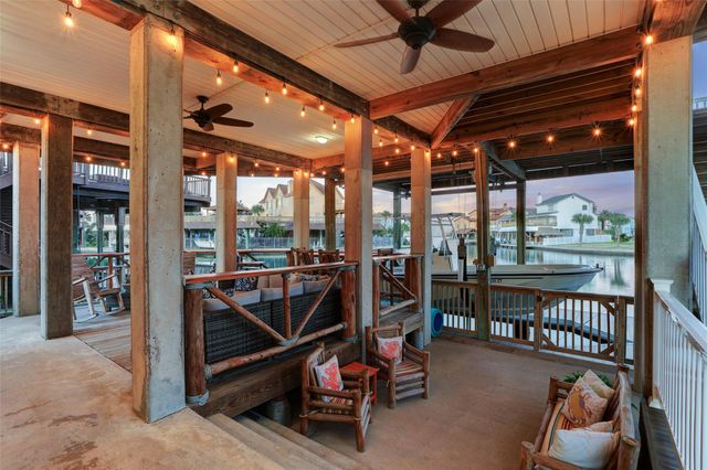 1834 Tiki Drive, Tiki Island, TX 77554