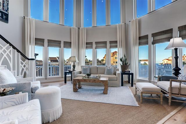 1834 Tiki Drive, Tiki Island, TX 77554