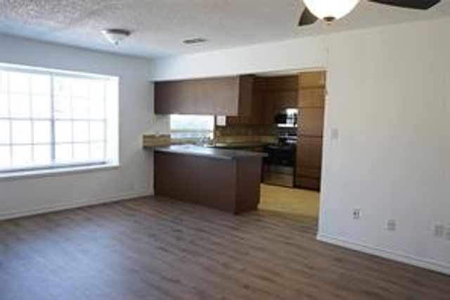 2207 Landmark Court A, Arlington, TX 76013