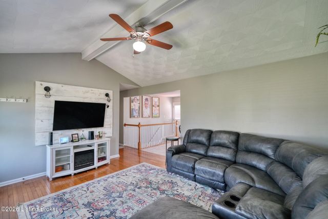 13007 Lavenia Ln, Louisville, KY 40272
