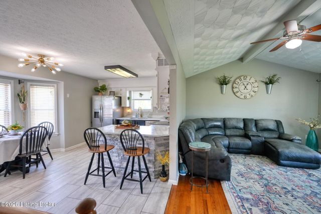 13007 Lavenia Ln, Louisville, KY 40272