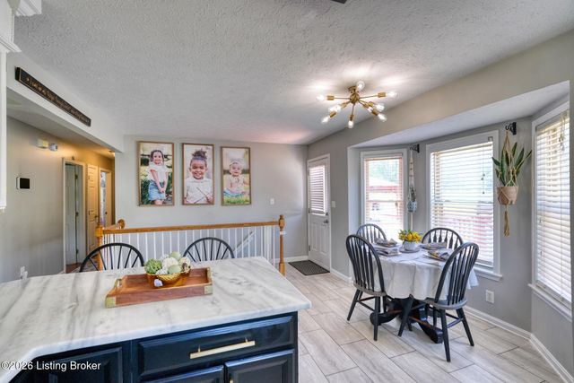 13007 Lavenia Ln, Louisville, KY 40272