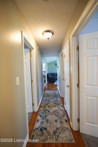 13007 Lavenia Ln, Louisville, KY 40272