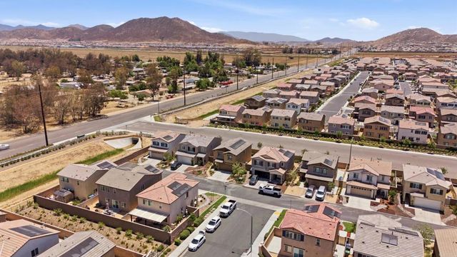 30887 Grand Prix Ct, Winchester, CA 92596