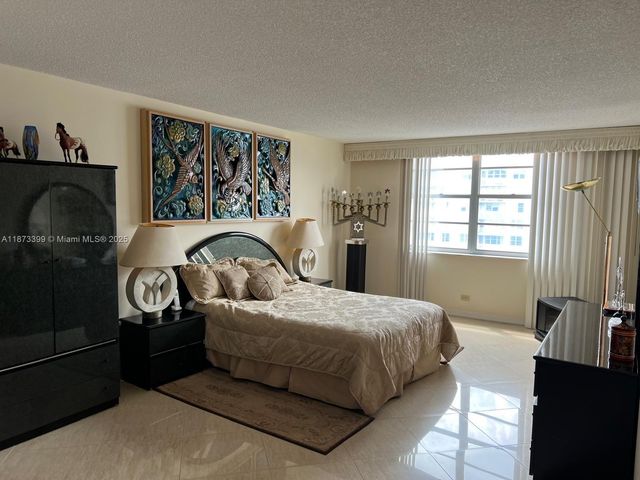 251 174th St 1905, Sunny Isles Beach, FL 33160
