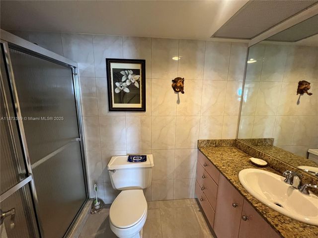 251 174th St 1905, Sunny Isles Beach, FL 33160