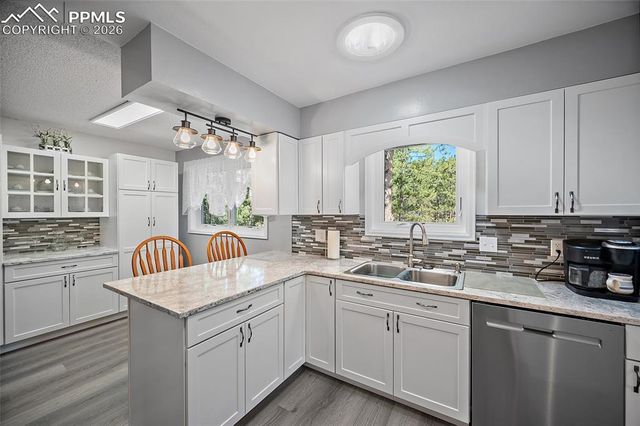 400 Sunnywood Lane, Woodland Park, CO 80863