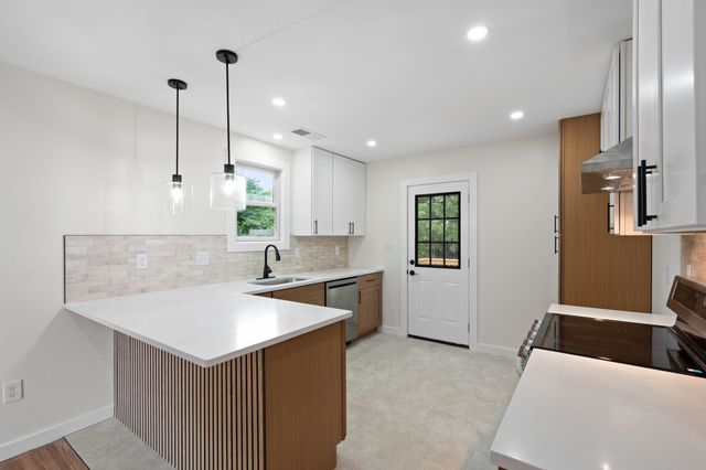 2026 Salem Mason Dr, Nashville, TN 37208