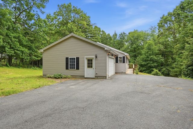 22 Sczygiel Rd, Ware, MA 01082