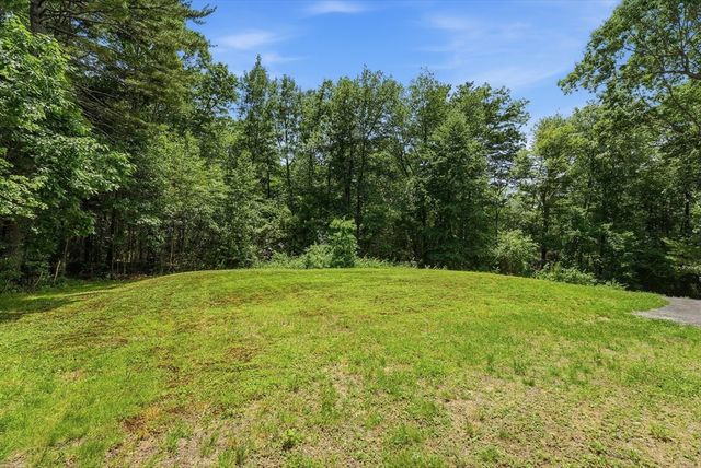 22 Sczygiel Rd, Ware, MA 01082