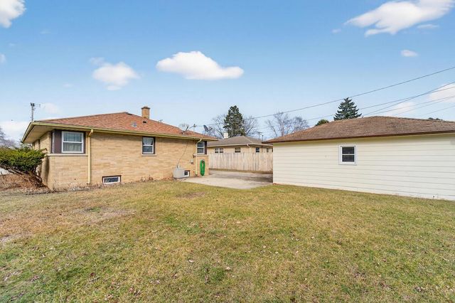 807 79th STREET, Kenosha, WI 53143