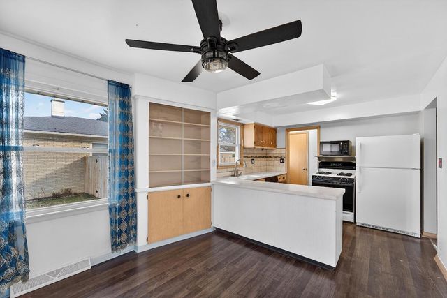 807 79th STREET, Kenosha, WI 53143