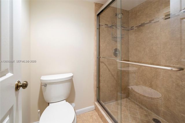 1530 Whitehall Dr 302, Davie, FL 33324