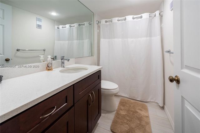 1530 Whitehall Dr 302, Davie, FL 33324