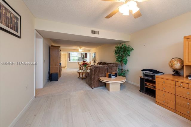 1530 Whitehall Dr 302, Davie, FL 33324