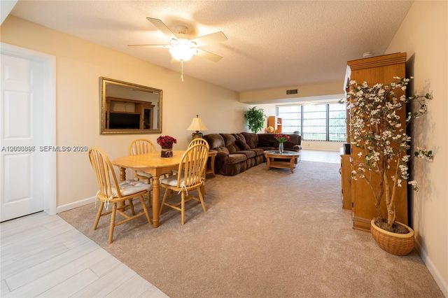 1530 Whitehall Dr 302, Davie, FL 33324