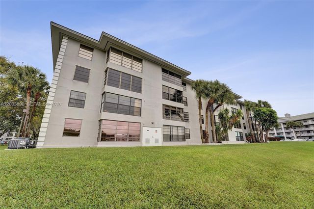 1530 Whitehall Dr 302, Davie, FL 33324