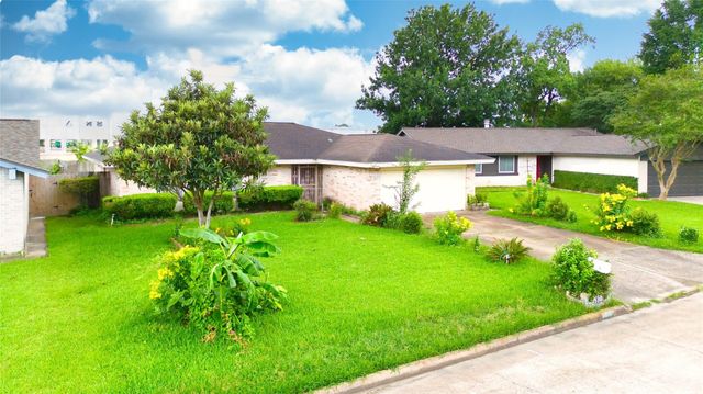 7811 Westbank Avenue, Houston, TX 77064