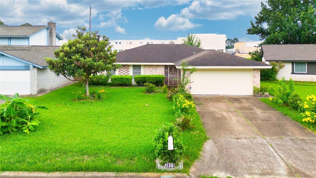 7811 Westbank Avenue, Houston, TX 77064