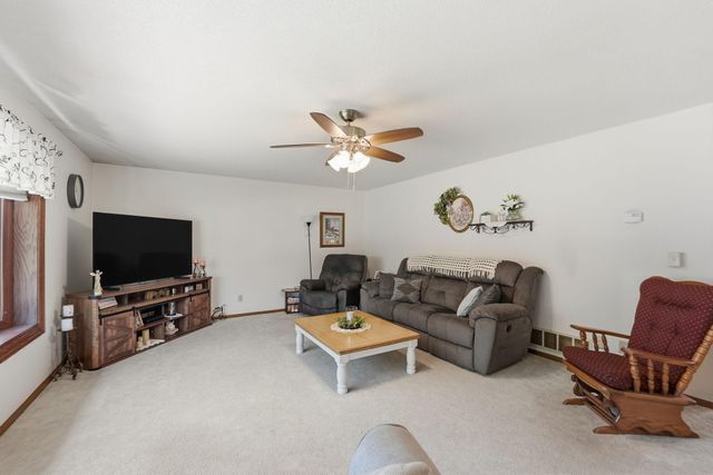 1600 7th Avenue SE, Willmar, MN 56201