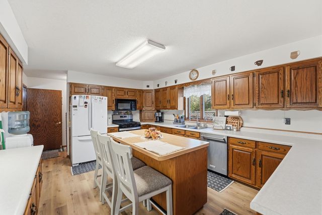 1600 7th Avenue SE, Willmar, MN 56201