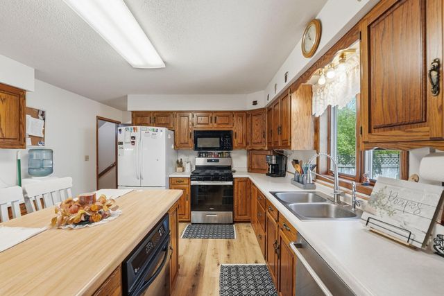 1600 7th Avenue SE, Willmar, MN 56201