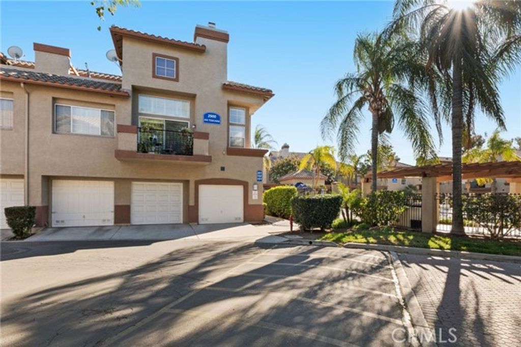 2900 Via Toscana 101, Corona, CA 92879