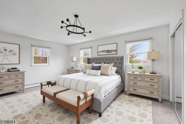 34 Old Mountain Rd, Clinton Twp., NJ 08833