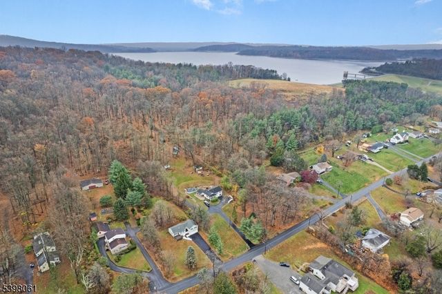 34 Old Mountain Rd, Clinton Twp., NJ 08833