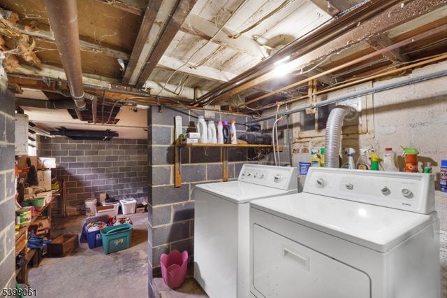 34 Old Mountain Rd, Clinton Twp., NJ 08833