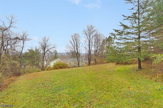 34 Old Mountain Rd, Clinton Twp., NJ 08833