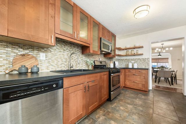 1302 Boyle St, Central North Side, PA 15212