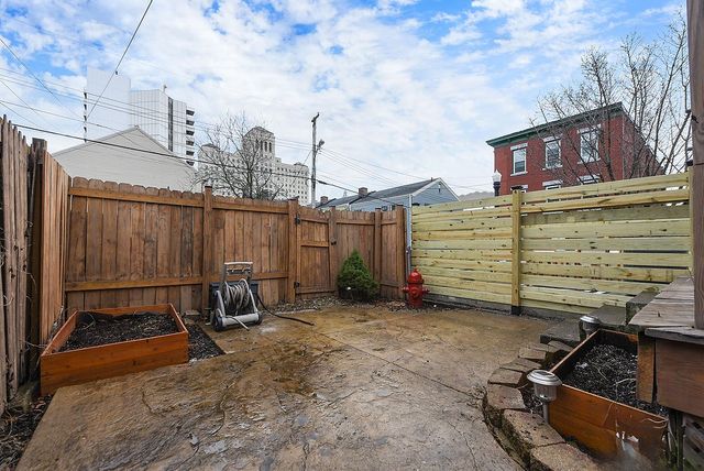 1302 Boyle St, Central North Side, PA 15212