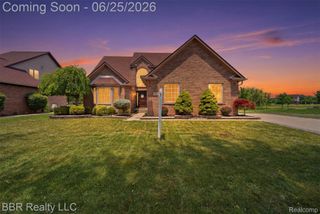26796 Arcadia Drive, Flat Rock, MI 48134