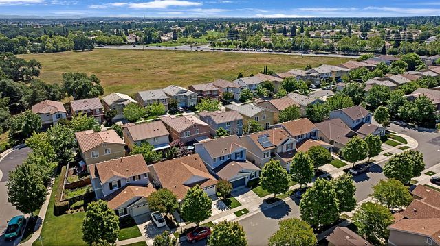 1817 Glenmark Way, Roseville, CA 95747