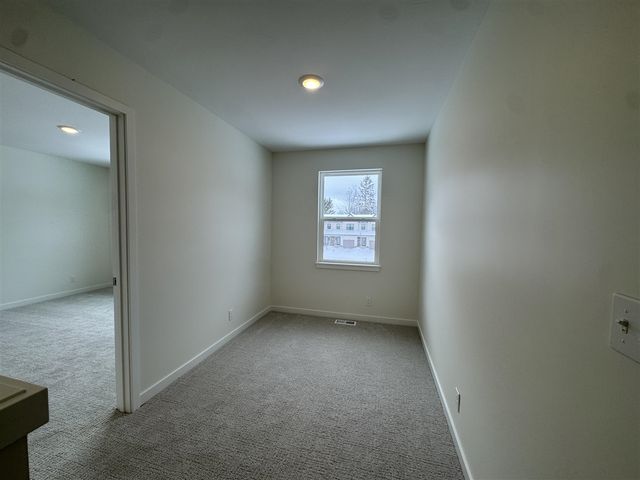 1980 S Shorewood Lane 19, Holland, MI 49423