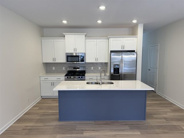 1980 S Shorewood Lane 19, Holland, MI 49423