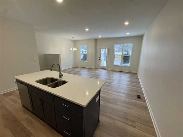 1980 S Shorewood Lane 19, Holland, MI 49423