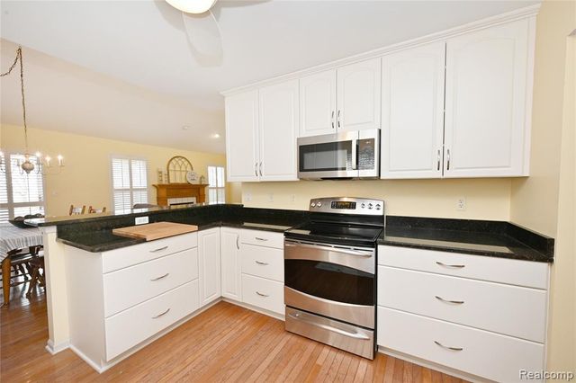 44153 Dylan, Sterling Heights, MI 48314