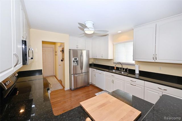 44153 Dylan, Sterling Heights, MI 48314