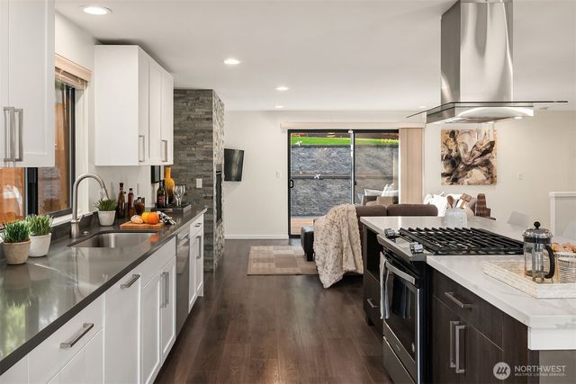 15039 206th Avenue SE, Renton, WA 98059